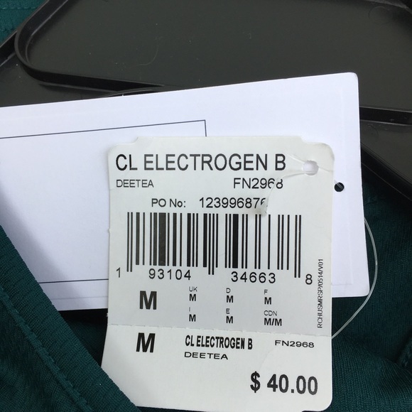 NWT REEBOK RACERBACK CROP TOP SIZE M - Picture 6 of 7